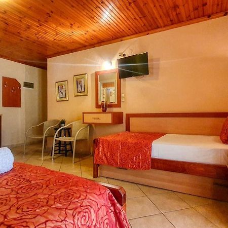 Rodon Garden Centre Otel Sarti Dış mekan fotoğraf