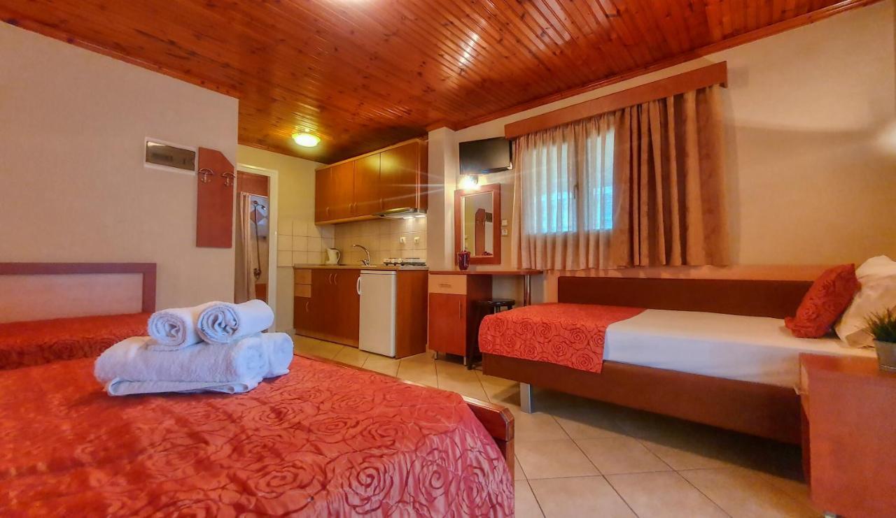 Rodon Garden Centre Otel Sarti Dış mekan fotoğraf